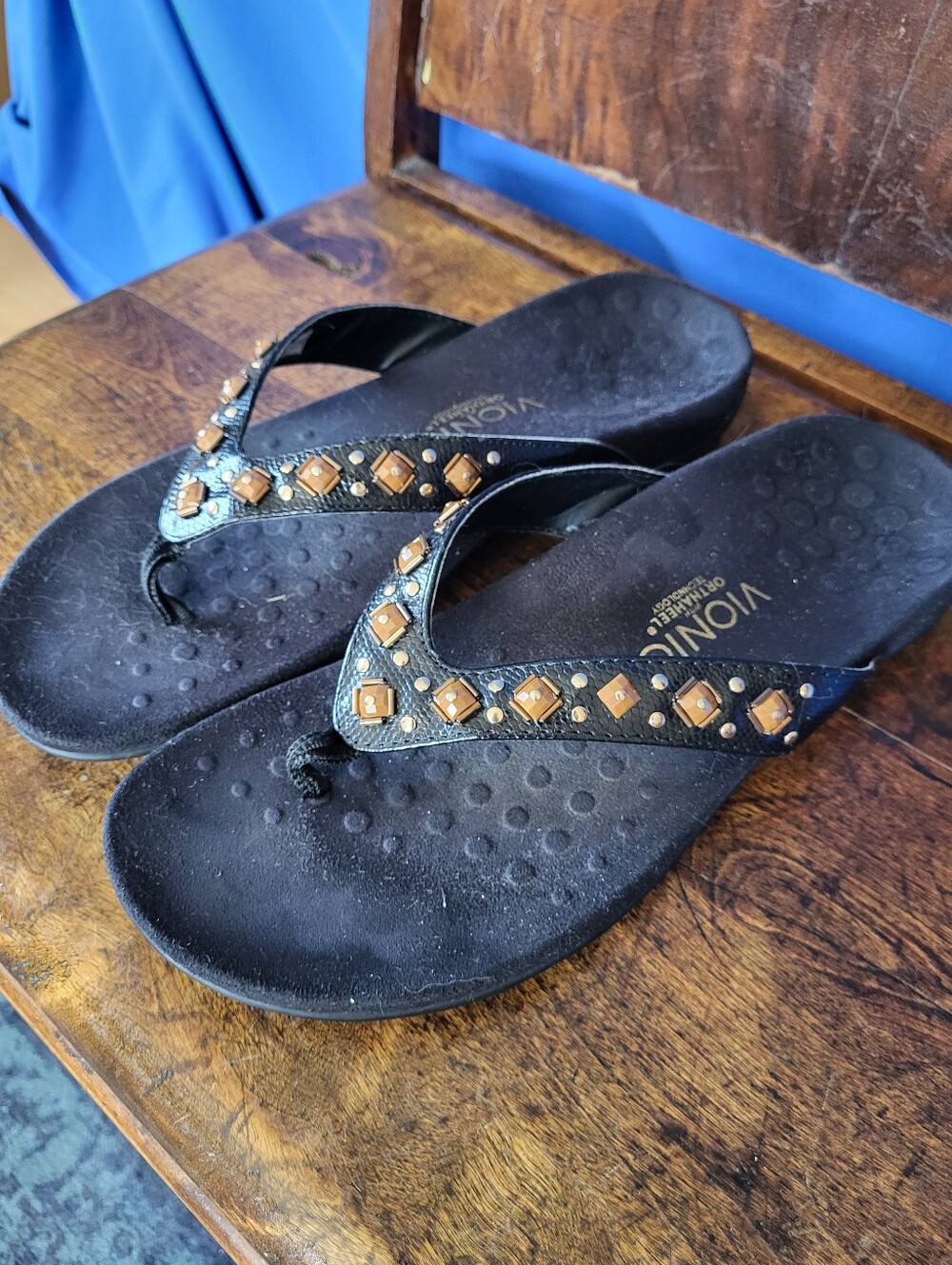 Vionic OrthaHeel Floriana Size 10 Sandals Black with Beads - Picture 2 of 8